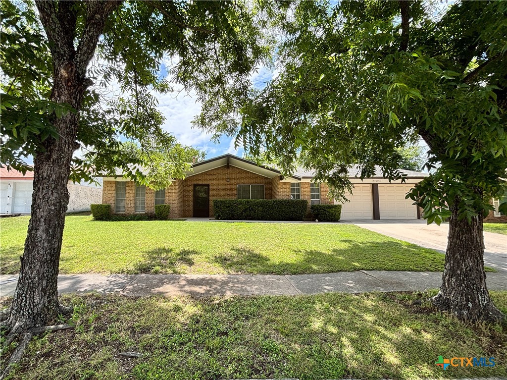618 Allen Street Copperas Cove, TX 76522 - Photo 25 of 31 Majestic view of house from curb