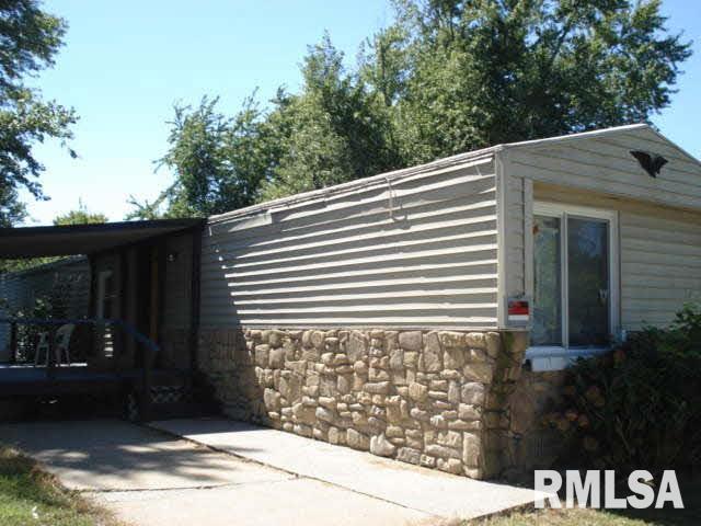 109 East 3rd Ina, IL 62846 - Photo 1 of 9