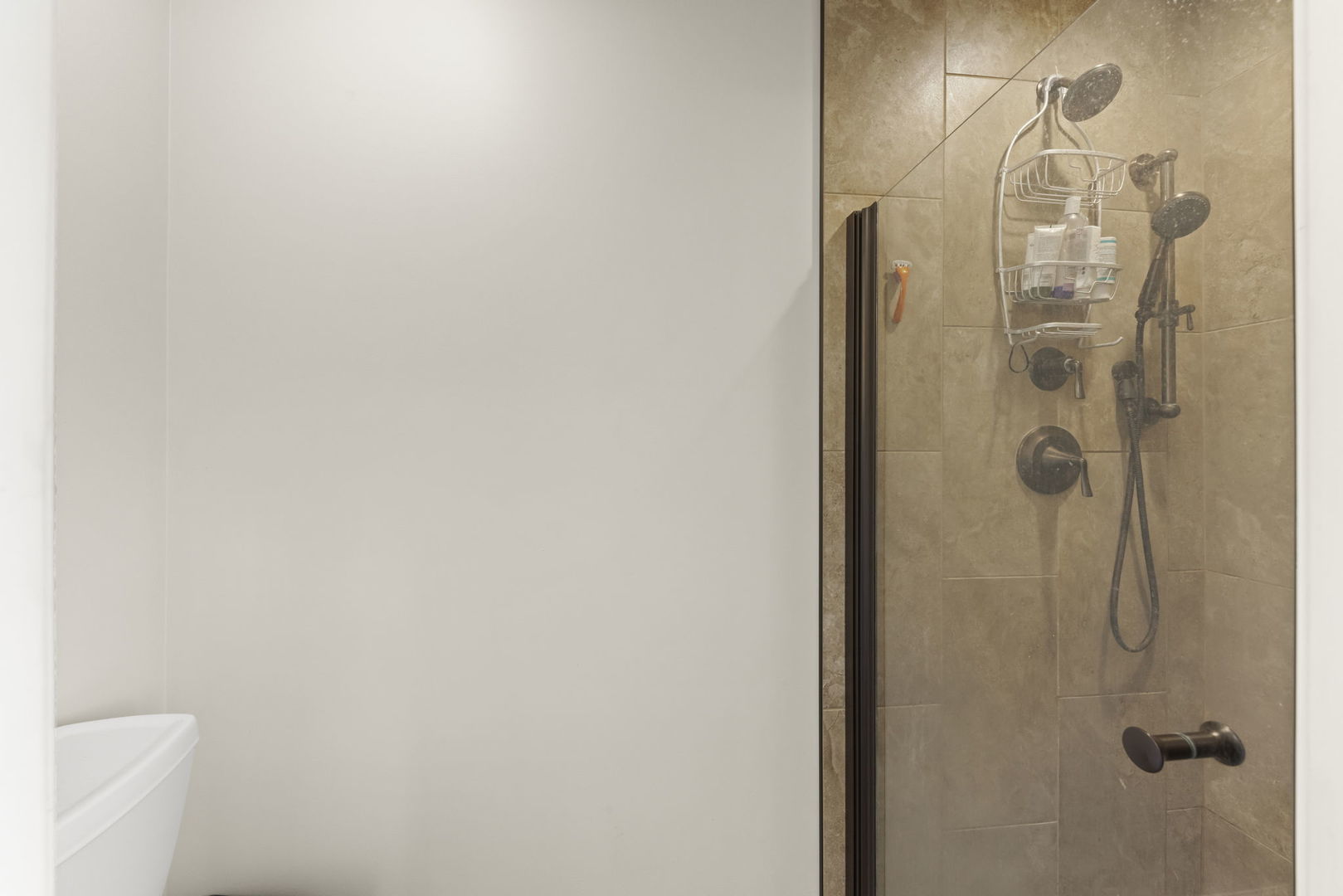 2723 Rosehall Lane Aurora, IL 60503 - Photo 16 of 23 a bathroom with a shower