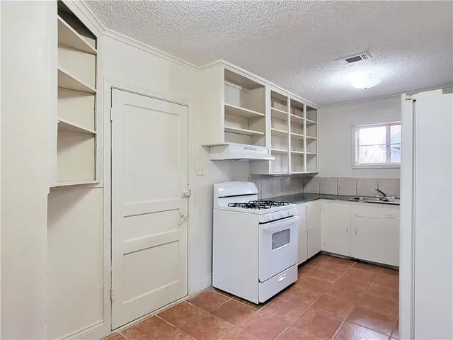 $209,000 | 624 East 5th Street, Natchitoches, LA 71457