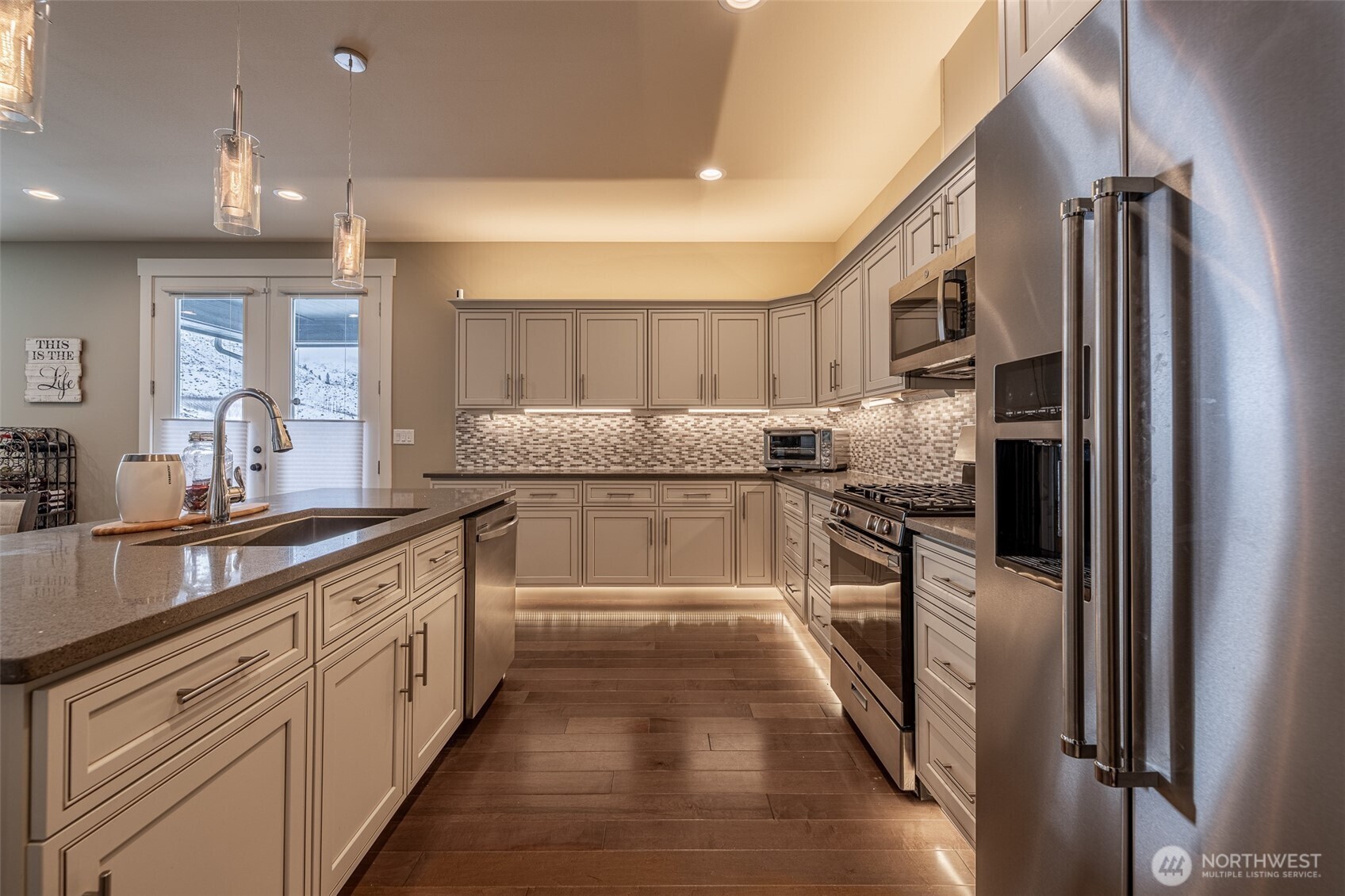 400 Spring View Place Chelan, WA 98816 - Photo 6 of 37 Gallery Image 6