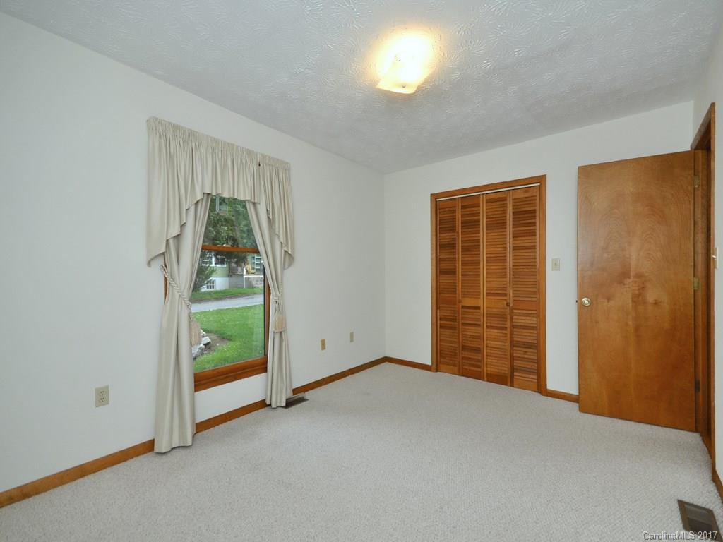 100 Ingram Loop Clyde, NC 28721 - Photo 12 of 20