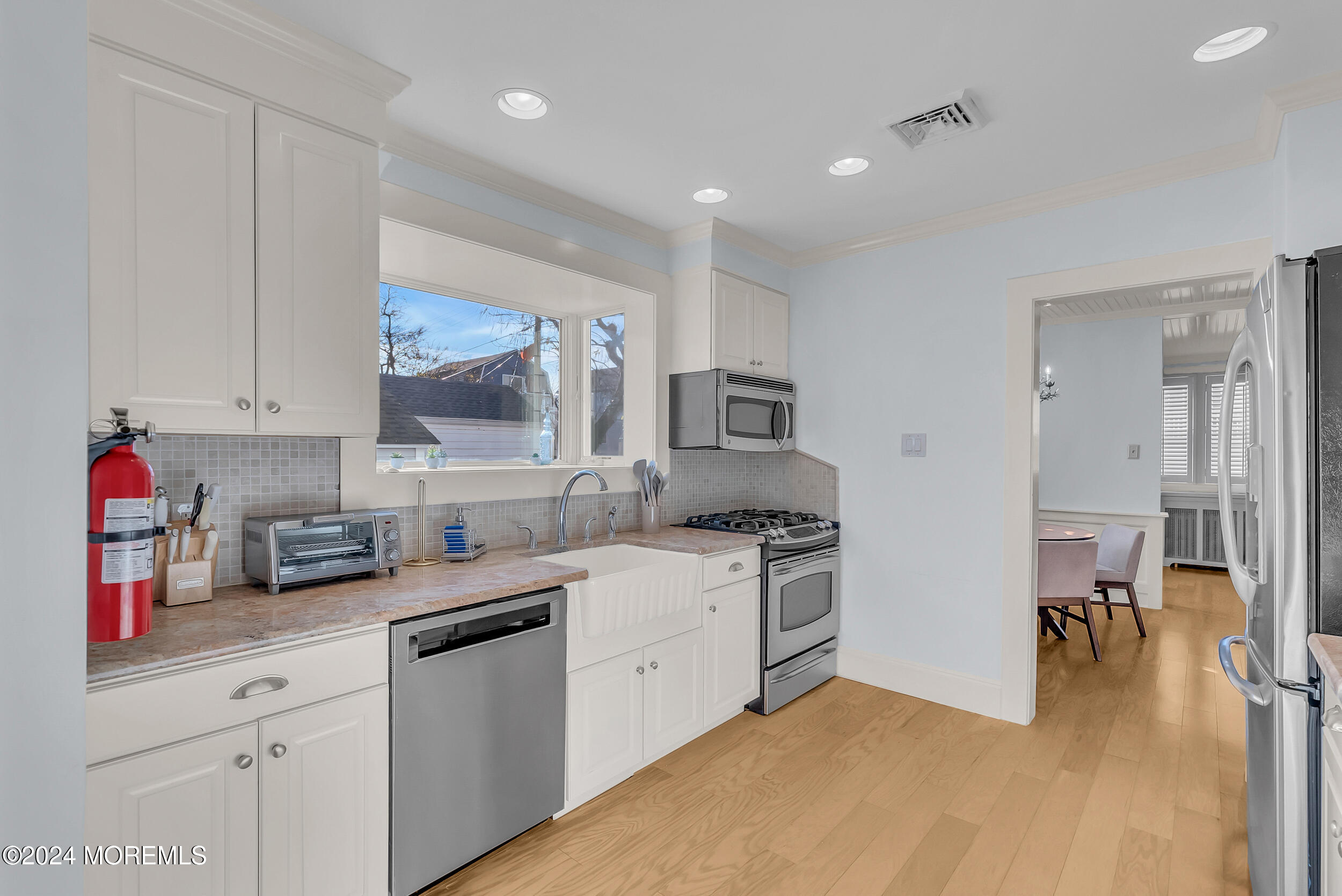 48 5th Street Highlands, NJ 07732 - Photo 16 of 58 038