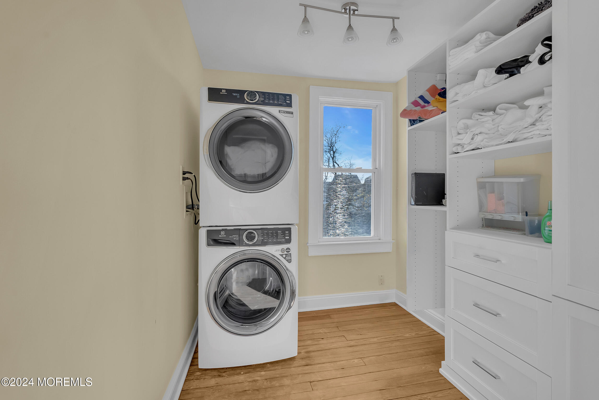 48 5th Street Highlands, NJ 07732 - Photo 32 of 58 057