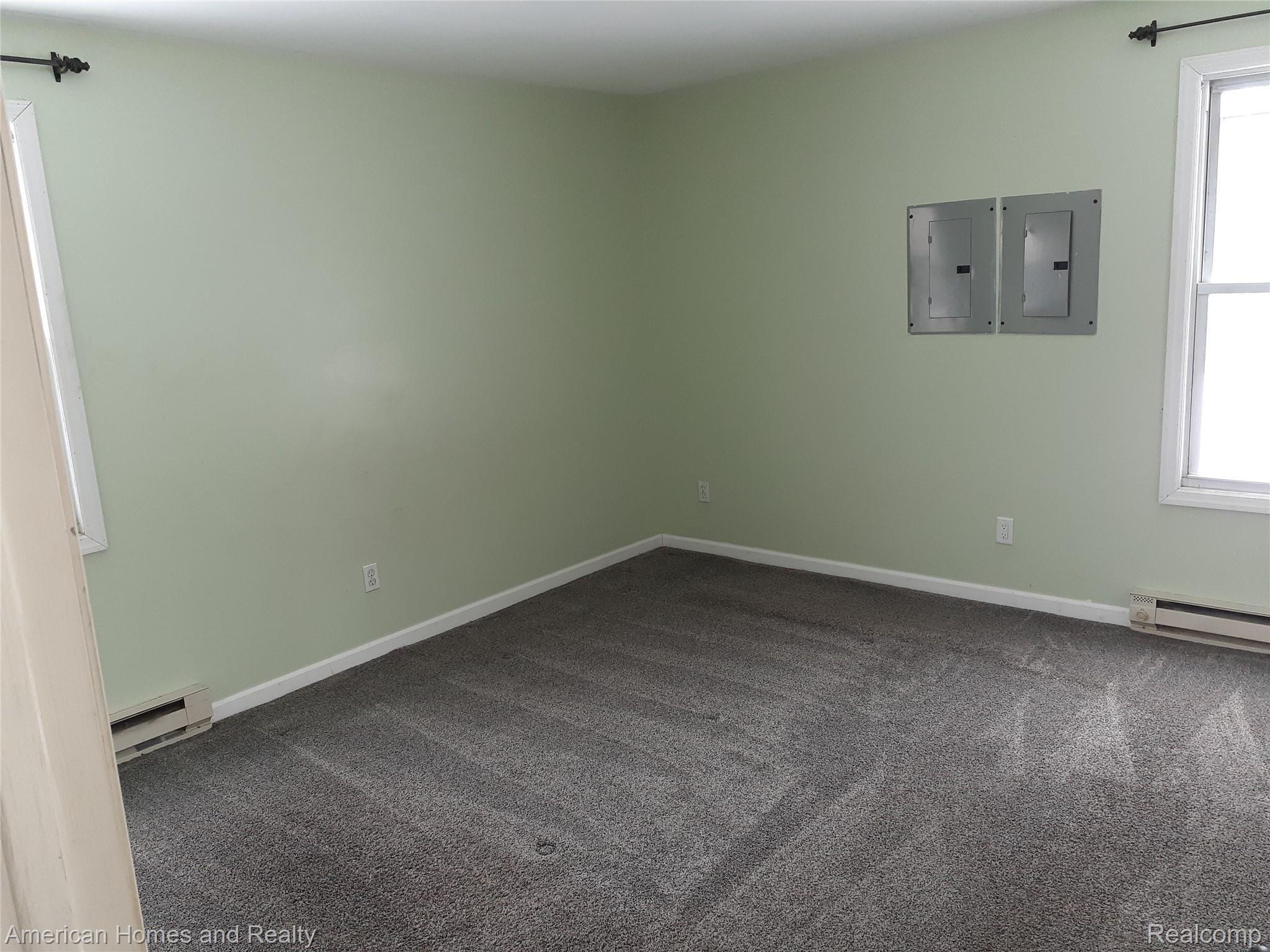 354 Michelson Road Rochester, MI 48307 - Photo 15 of 24 20210215_143913.jpg