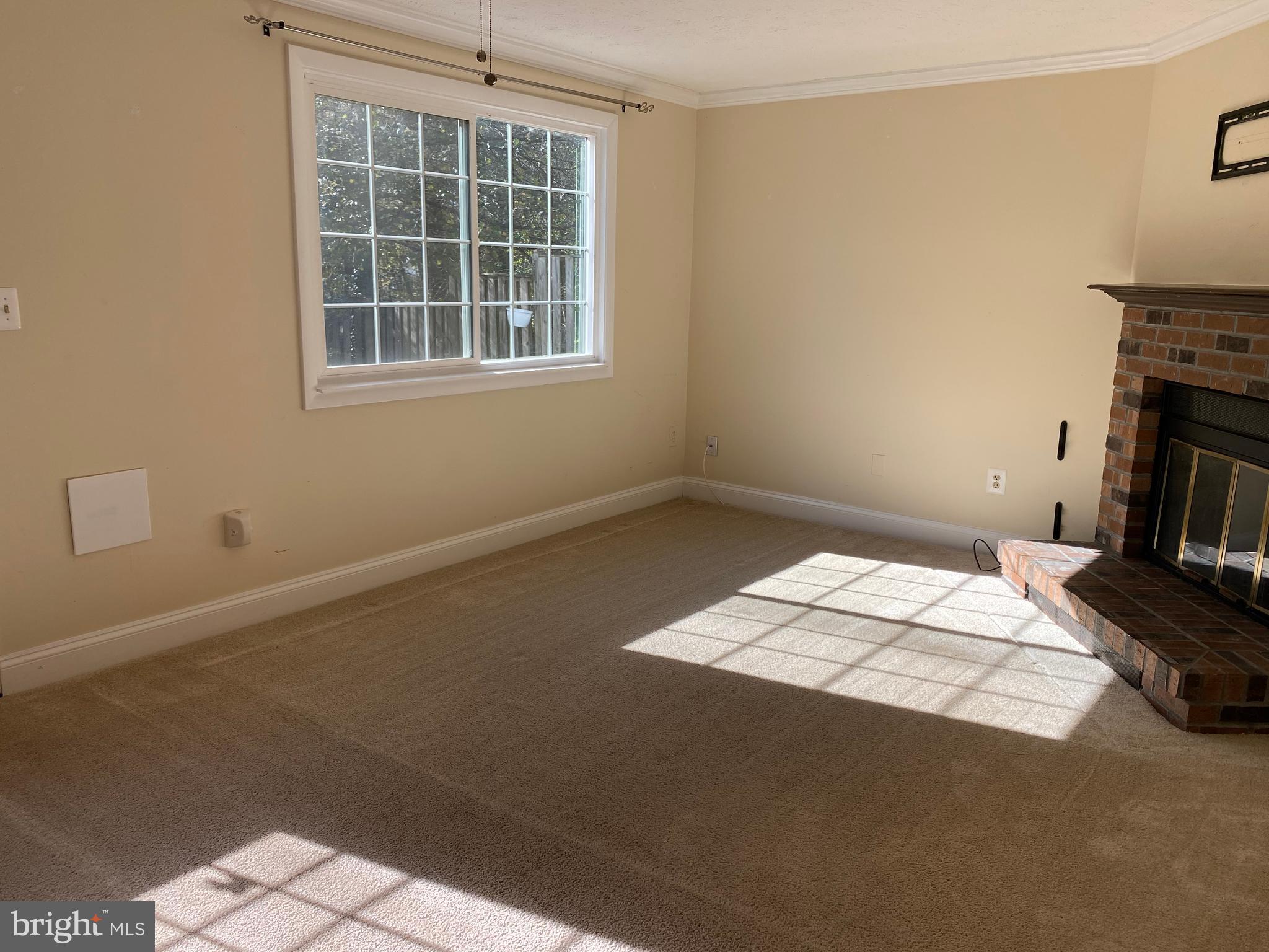 1666 Barnstead Drive Reston, VA 20194 - Photo 40 of 51 Family room