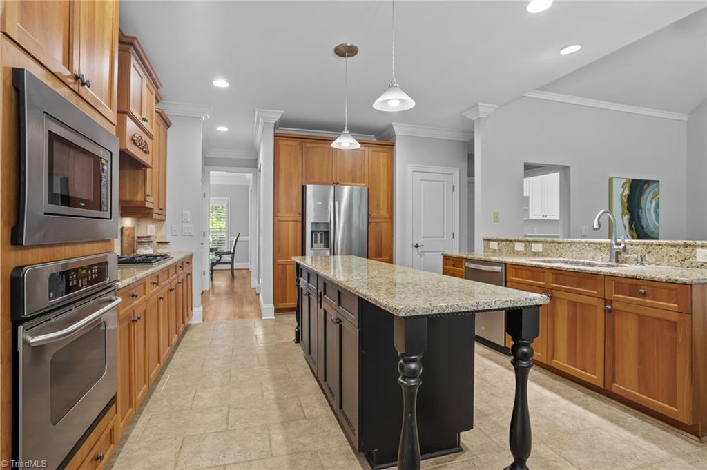 6101 Bar Court Oak Ridge, NC 27310 - Photo 8 of 49