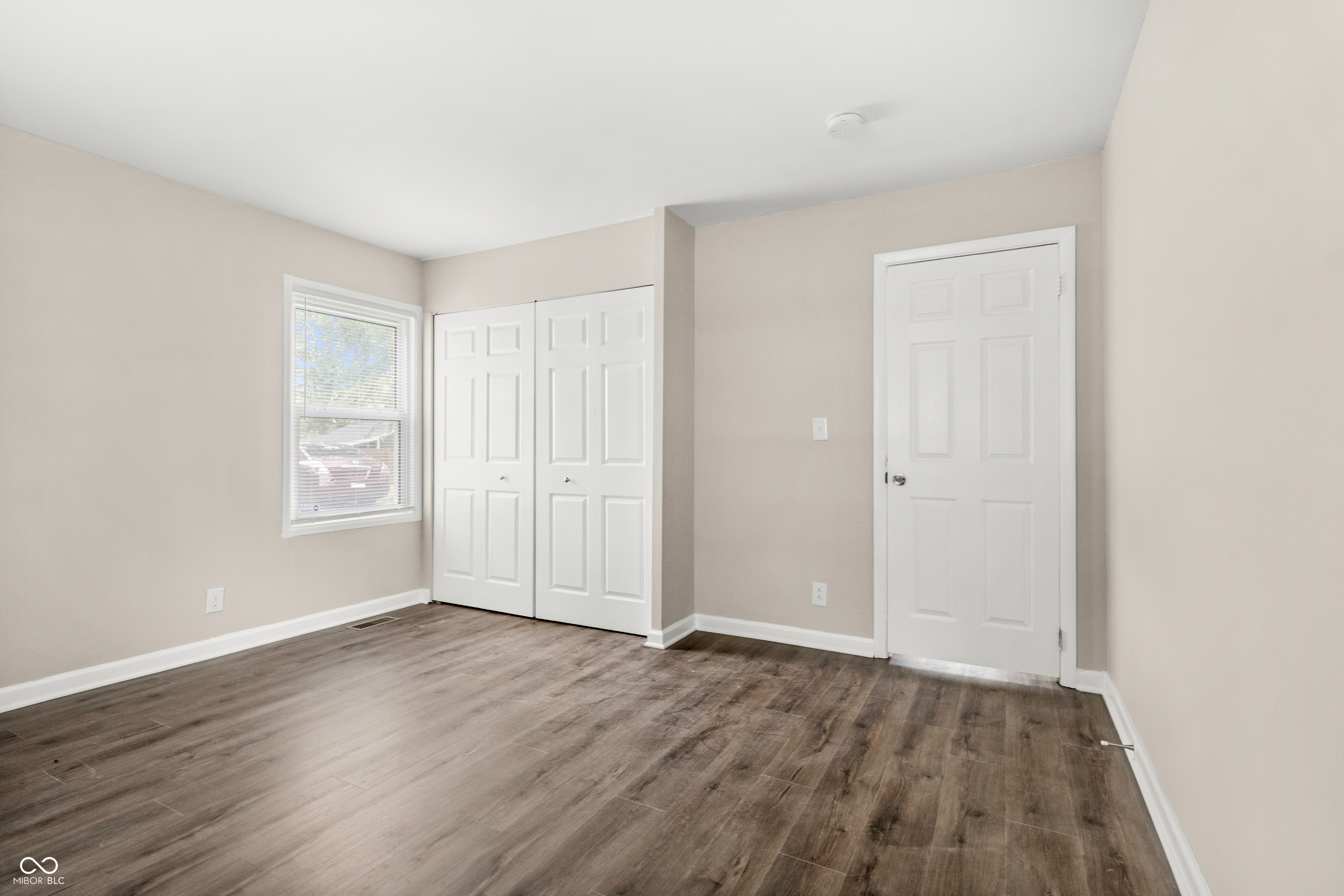 8128 Barry Road Indianapolis, IN 46219 - Photo 15 of 20