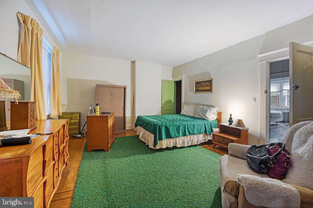 808 North Woodington Road Baltimore, MD 21229 - Photo 6 of 23
