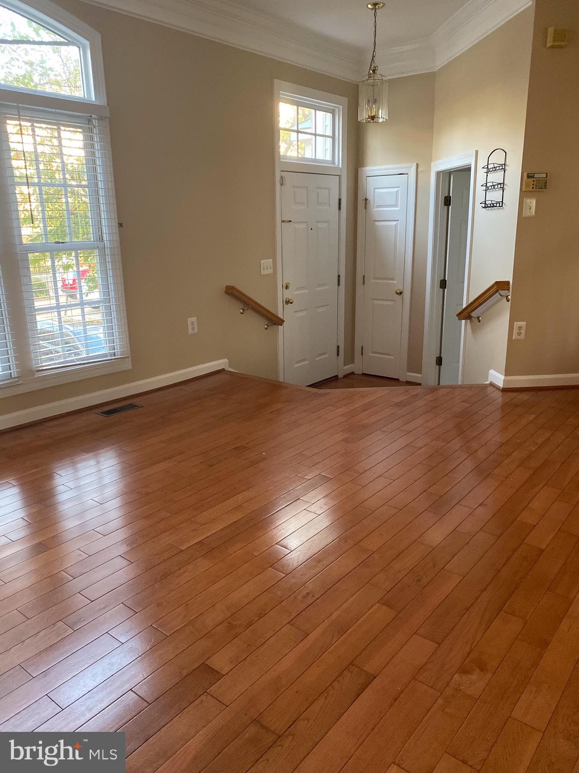6284 Levi Court Springfield, VA 22150 - Photo 8 of 48