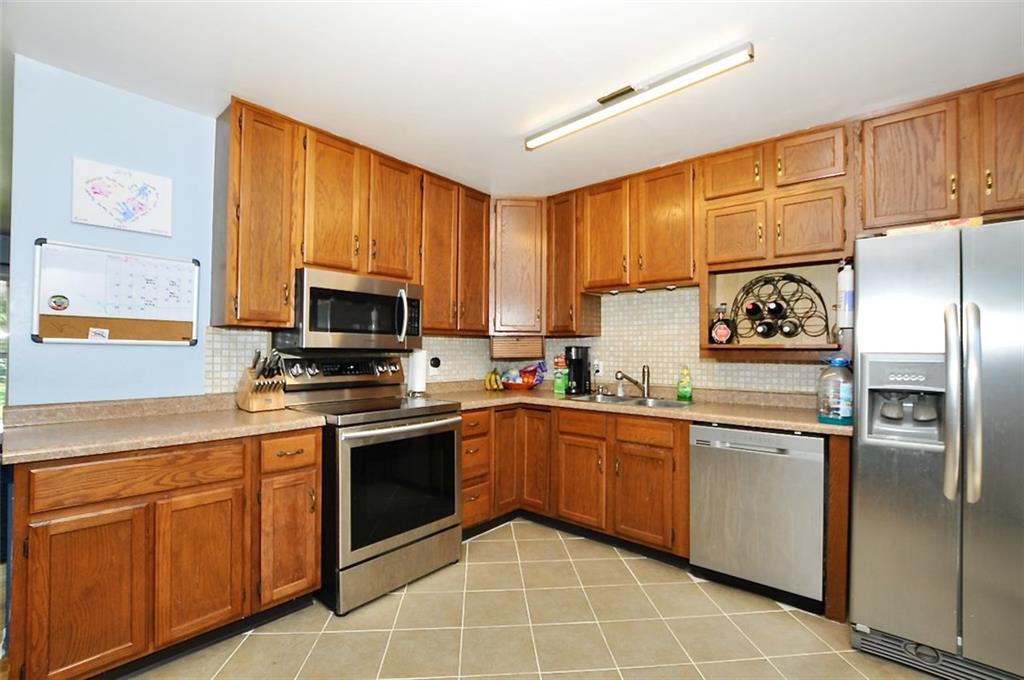 1043 Ridgetop Drive Greenwood, IN 46142 - Photo 15 of 45 Gallery Image 15