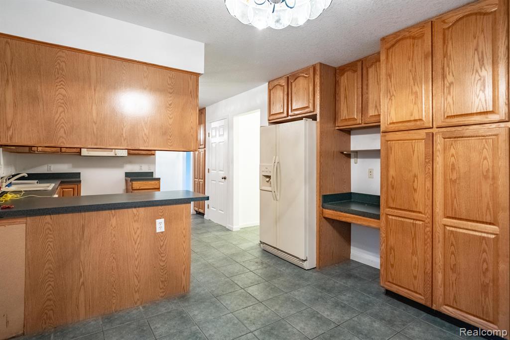 25320 Bernadine Road New Boston, MI 48164 - Photo 13 of 43 Gallery Image 13