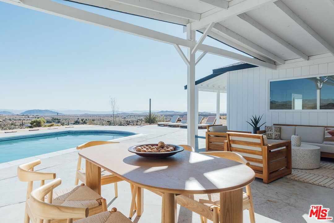 55522 Chaparral Road Yucca Valley, CA 92284 - Photo 5 of 64