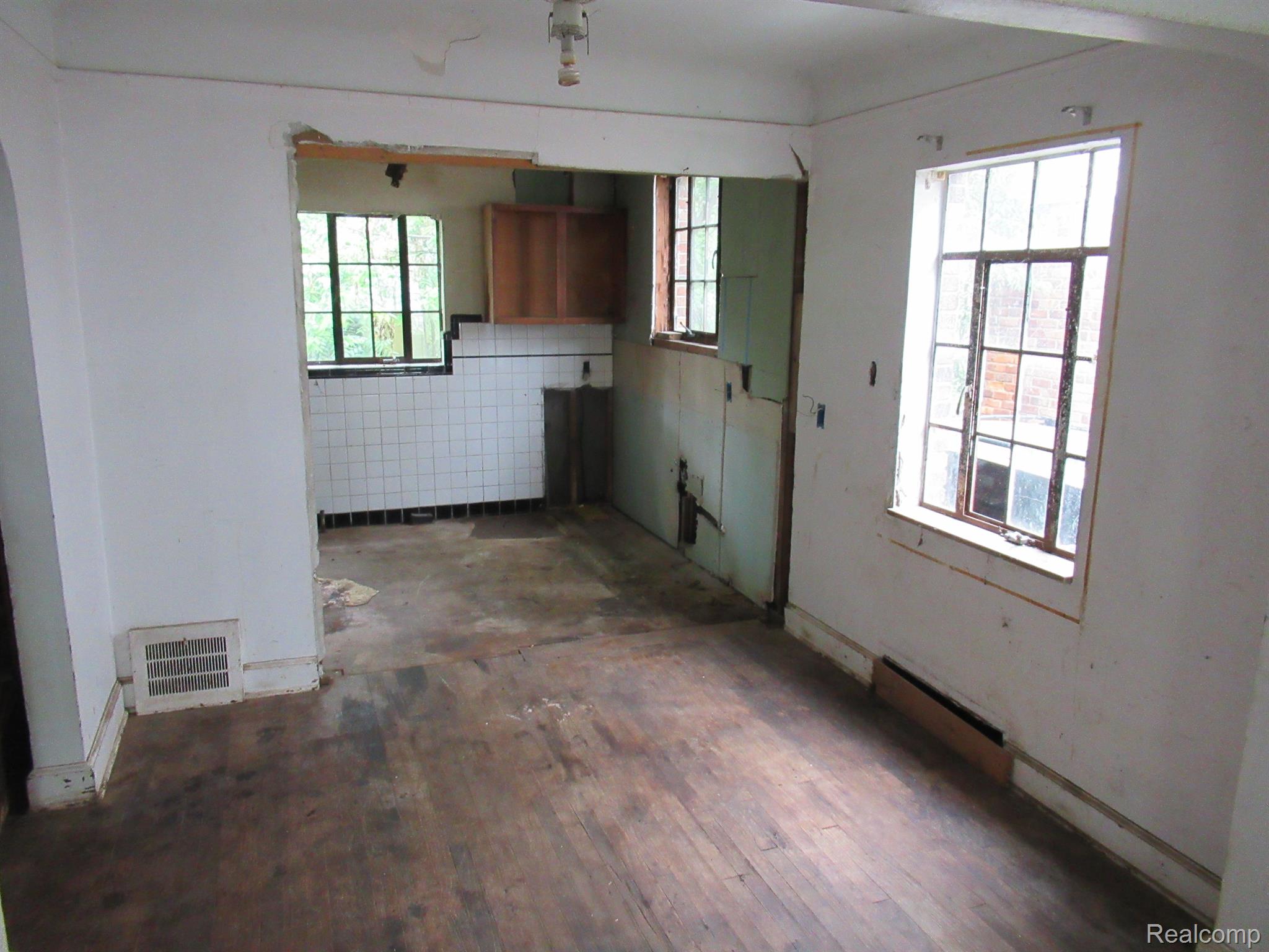 9923 Rutland Street Detroit, MI 48227 - Photo 5 of 14 Gallery Image 5