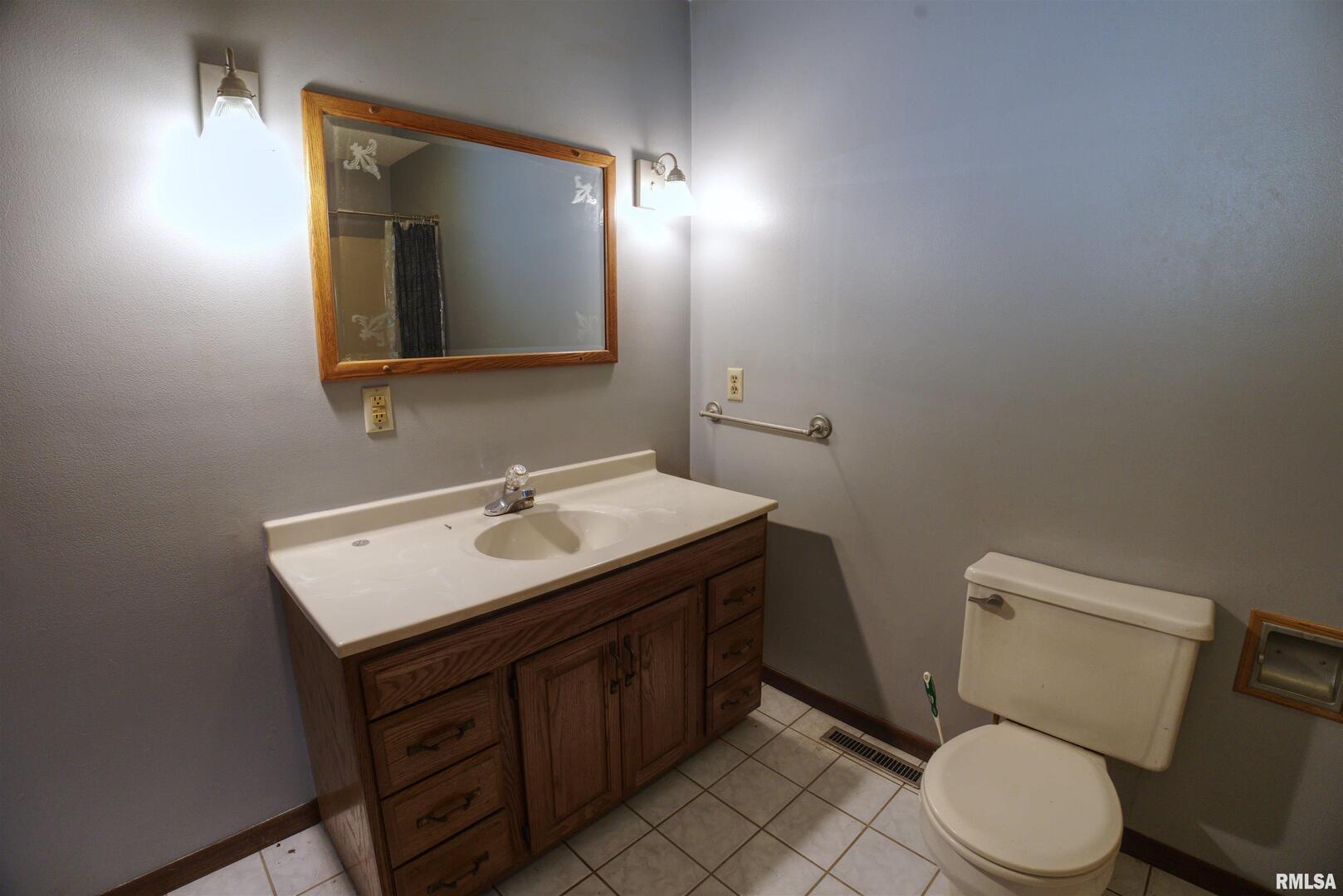 716 Tower Road Clinton, IA 52732 - Photo 12 of 24 Gallery Image 12