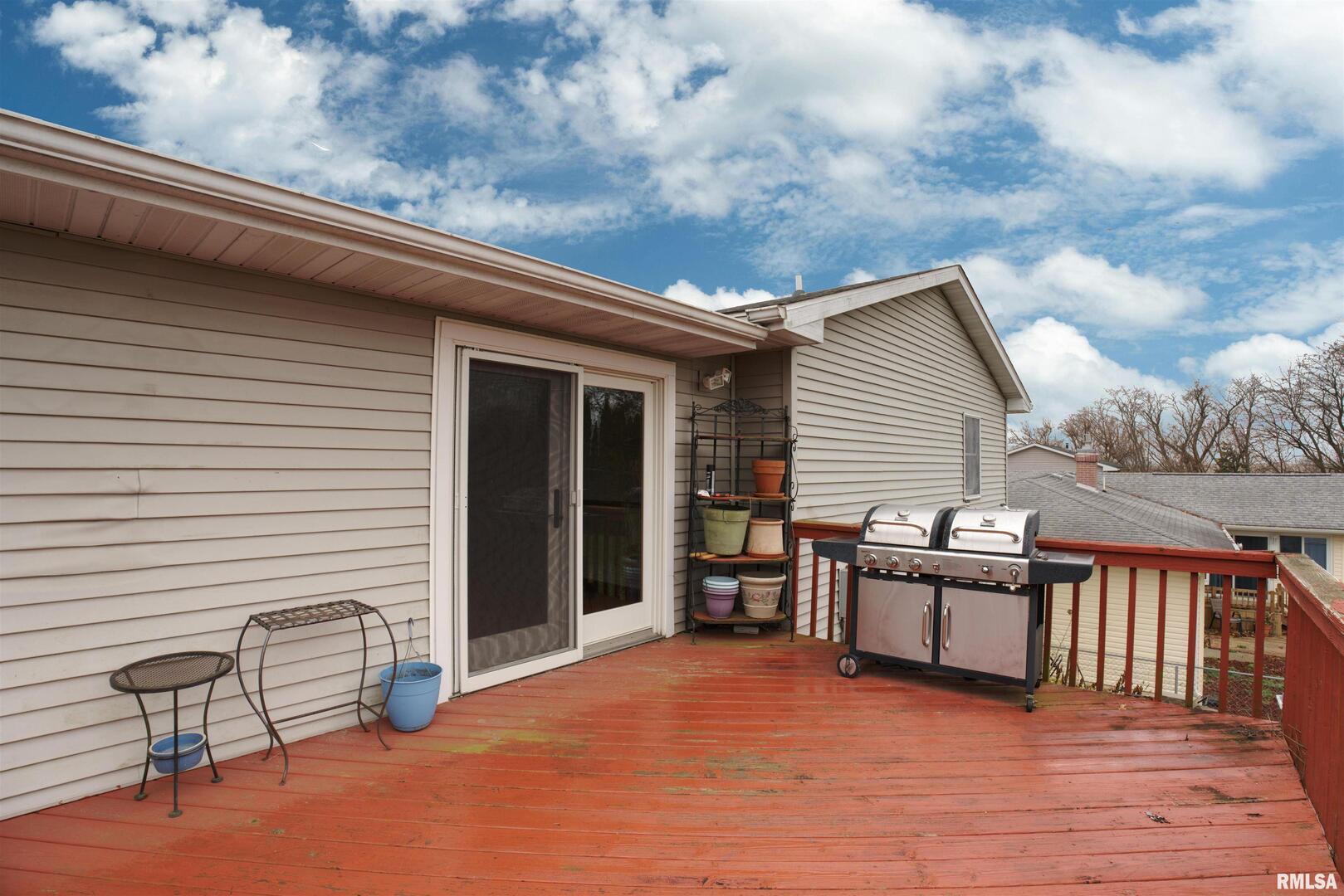716 Tower Road Clinton, IA 52732 - Photo 3 of 24 Gallery Image 3