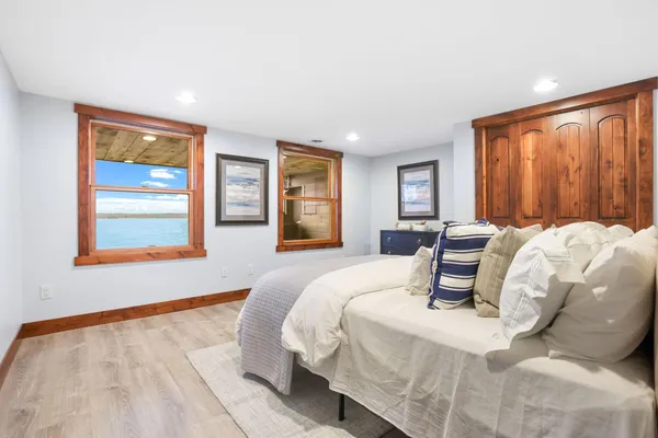 $1,195,000 | 9823 103rd Street Northwest, Annandale, MN 55302