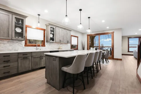 $1,195,000 | 9823 103rd Street Northwest, Annandale, MN 55302