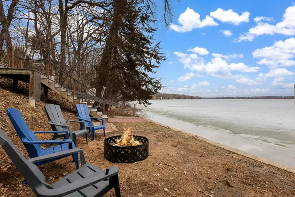 $1,195,000 | 9823 103rd Street Northwest, Annandale, MN 55302