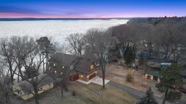 $1,195,000 | 9823 103rd Street Northwest, Annandale, MN 55302