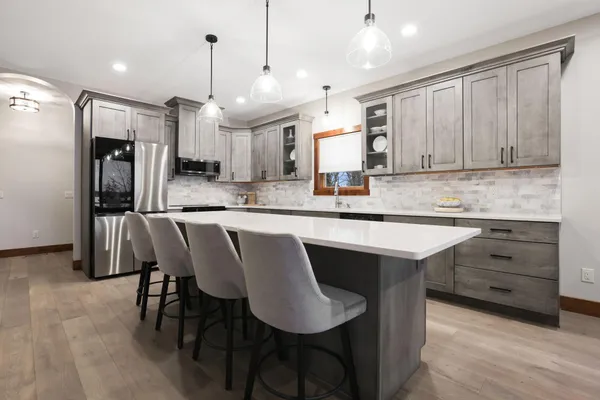 $1,195,000 | 9823 103rd Street Northwest, Annandale, MN 55302