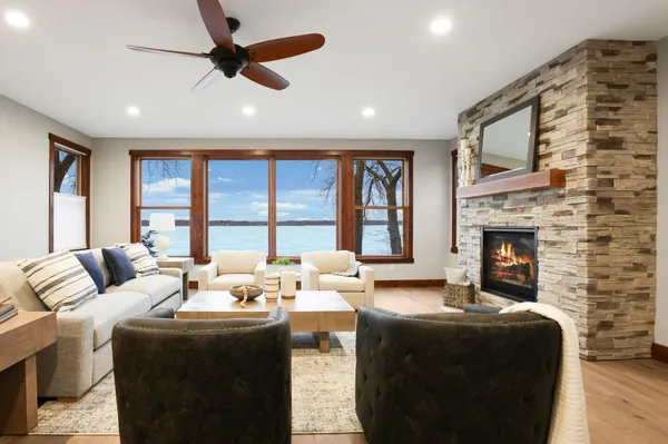 $1,195,000 | 9823 103rd Street Northwest, Annandale, MN 55302