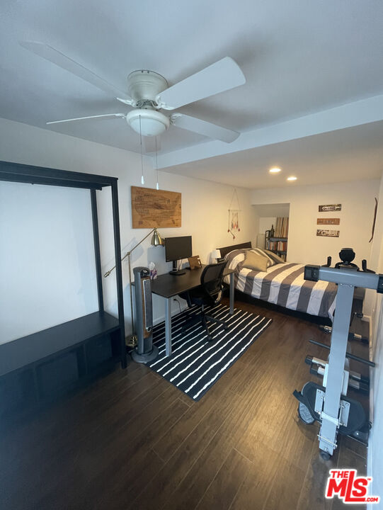 4631 Alla Road, Unit 2 Marina del Rey, CA 90292 - Photo 8 of 19 Gallery Image 8