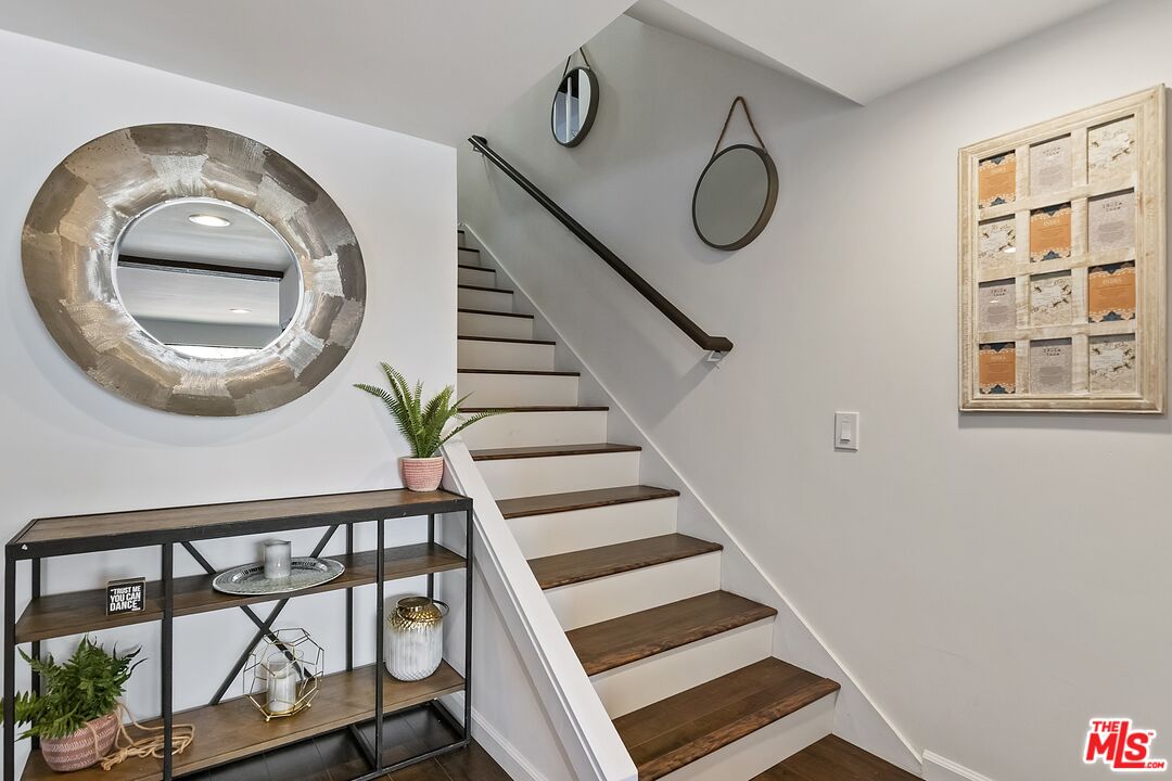 4631 Alla Road, Unit 2 Marina del Rey, CA 90292 - Photo 9 of 19 Gallery Image 9