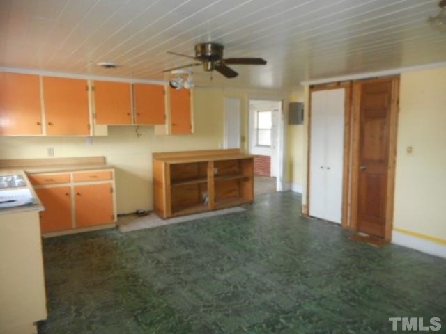 1094 Packing Plant Road Smithfield, NC 27577 - Photo 5 of 12 Gallery Image 5