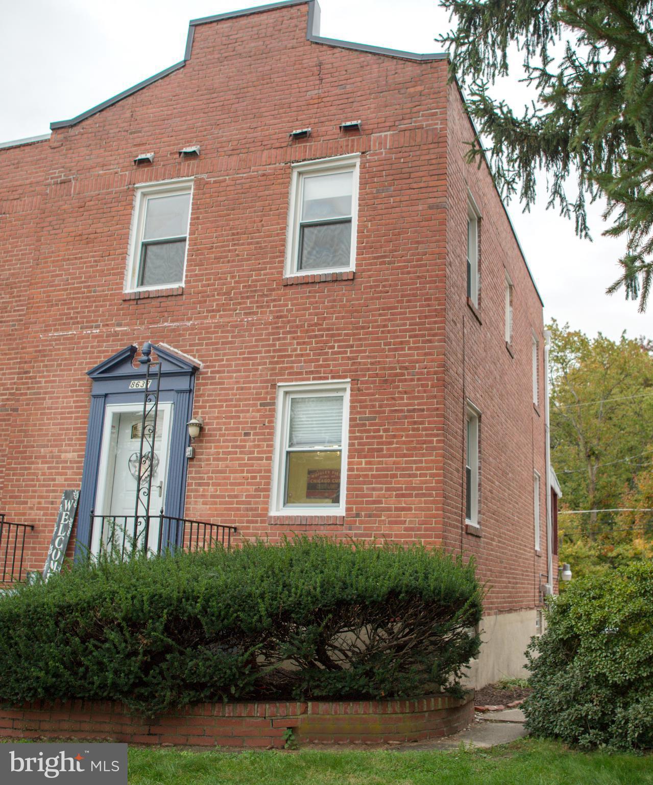 8637 Oak Road Baltimore, MD 21234 - Photo 2 of 18 front view of a house