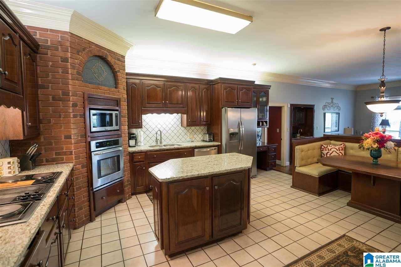 403 Woodward Road Trussville, AL 35173 - Photo 4 of 42