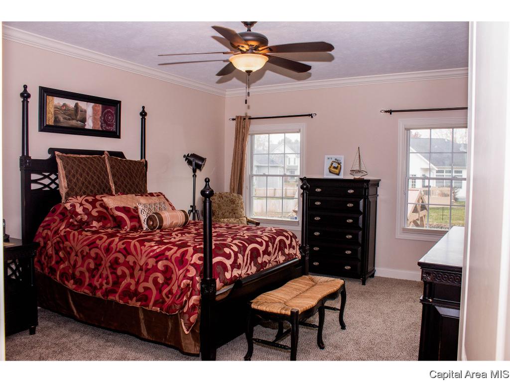 1400 Lake Pointe Court Springfield, IL 62712 - Photo 13 of 36 Gallery Image 13