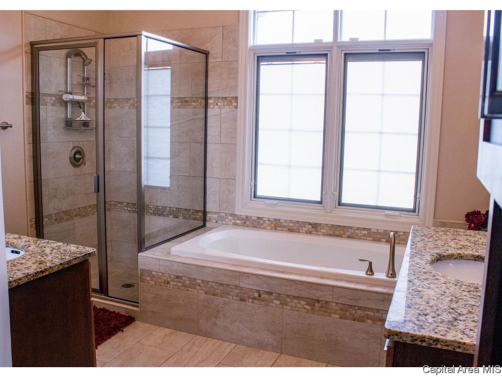 1400 Lake Pointe Court Springfield, IL 62712 - Photo 16 of 36 Gallery Image 16