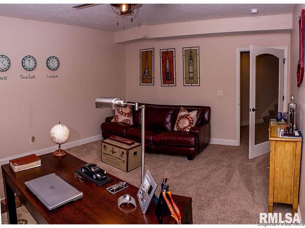 1400 Lake Pointe Court Springfield, IL 62712 - Photo 20 of 36 Gallery Image 20