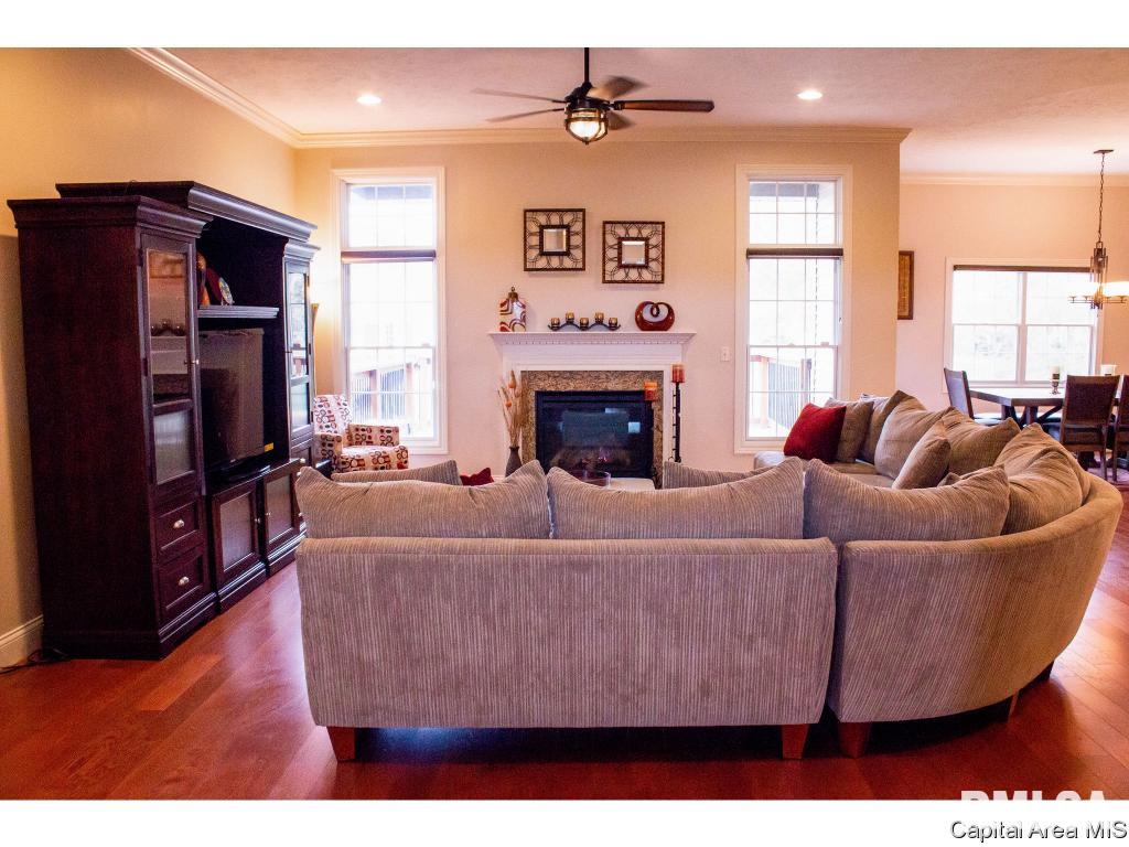 1400 Lake Pointe Court Springfield, IL 62712 - Photo 3 of 36 Gallery Image 3