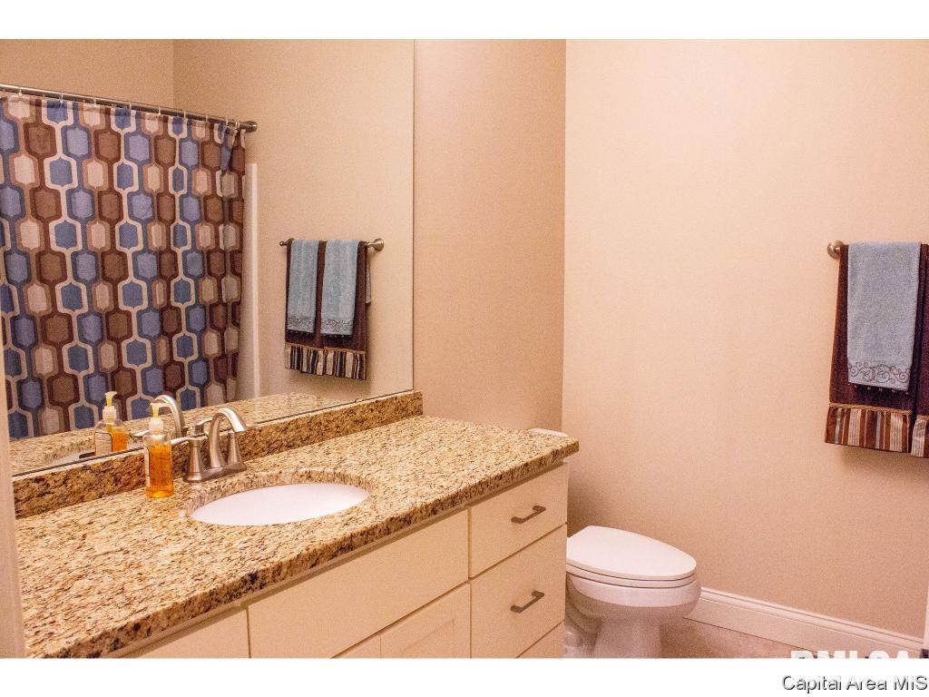 1400 Lake Pointe Court Springfield, IL 62712 - Photo 32 of 36 Gallery Image 32