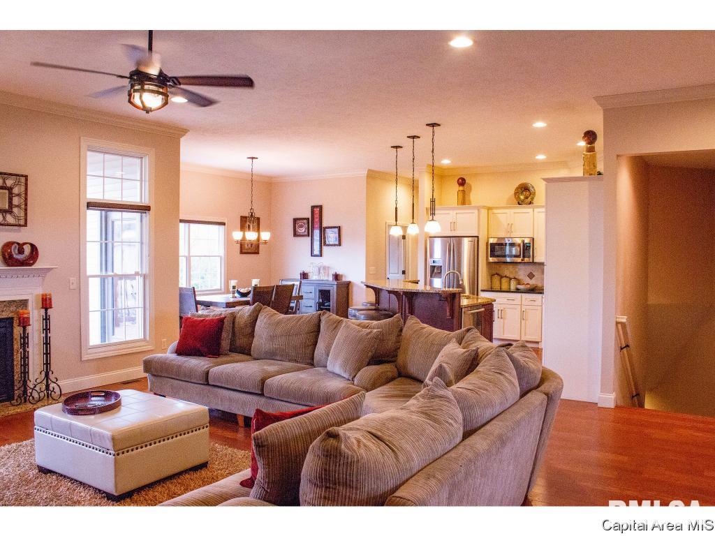 1400 Lake Pointe Court Springfield, IL 62712 - Photo 7 of 36 Gallery Image 7