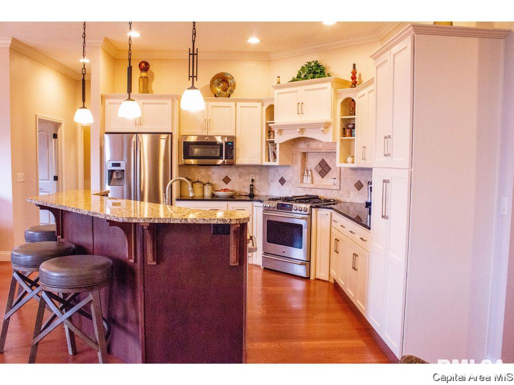 1400 Lake Pointe Court Springfield, IL 62712 - Photo 9 of 36 Gallery Image 9