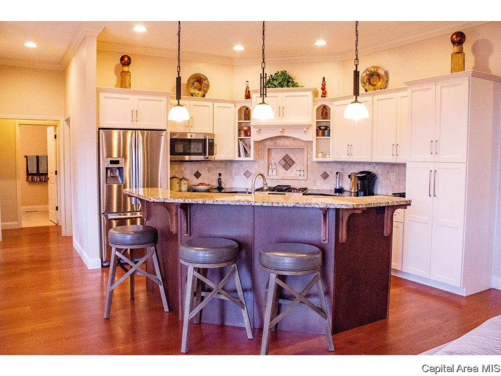 1400 Lake Pointe Court Springfield, IL 62712 - Photo 10 of 36 Gallery Image 10