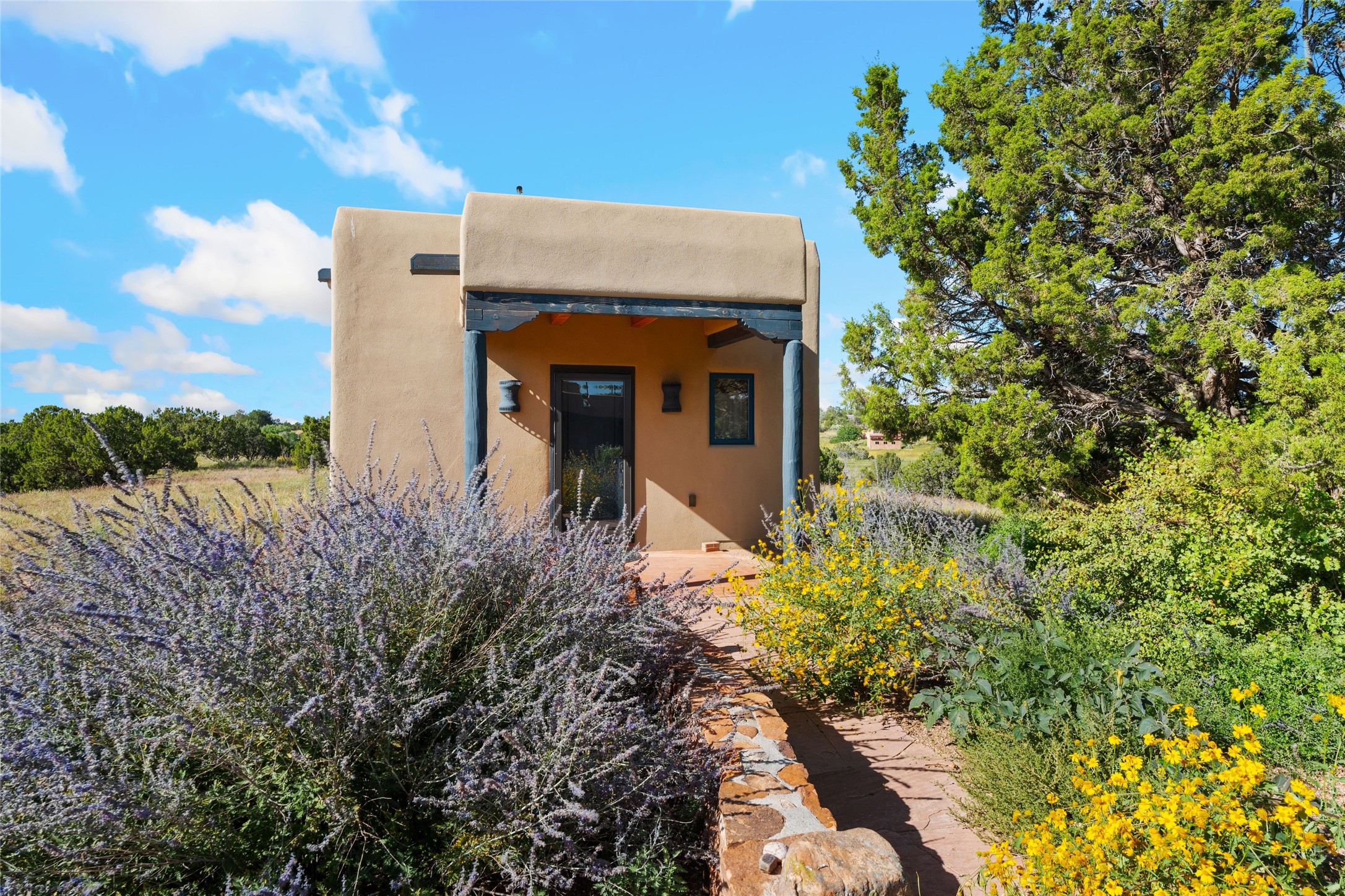 71 Camerada Loop Santa Fe, NM 87508 - Photo 30 of 35 Detached studio