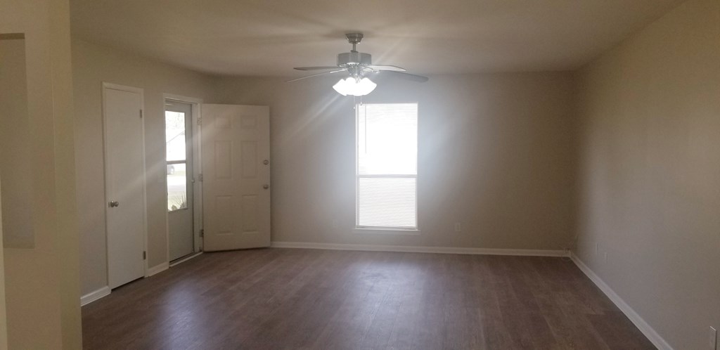 2804 Nottingham Way Dothan, AL 36305 - Photo 9 of 27 Gallery Image 9