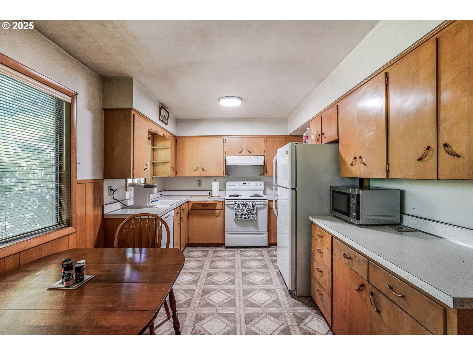 18365 Southwest Rosa Road Beaverton, OR 97078 - Photo 13 of 26 Gallery Image 13