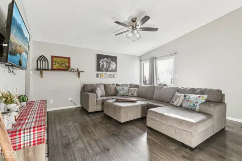 $255,000 | 863 Westridge N Drive, Noblesville, IN 46062