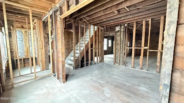 $120,000 | 55 Broad Street, Amsterdam, NY 12010