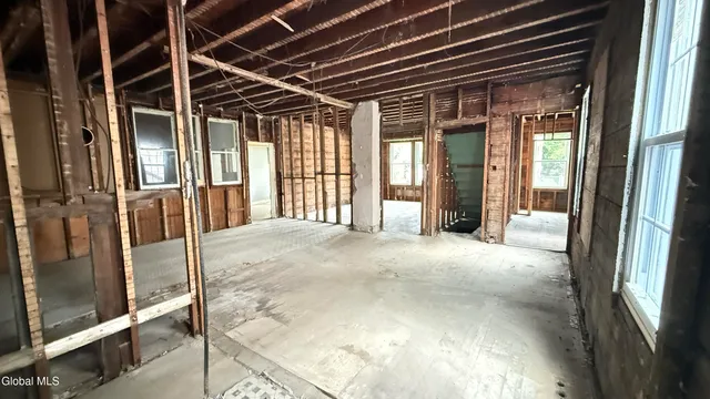 $120,000 | 55 Broad Street, Amsterdam, NY 12010