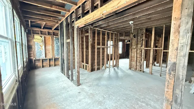 $120,000 | 55 Broad Street, Amsterdam, NY 12010