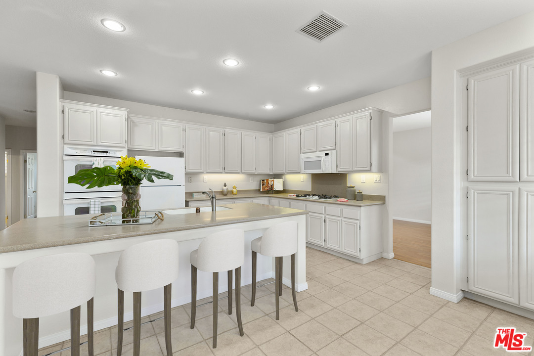 19189 Stagecoach Lane Riverside, CA 92508 - Photo 11 of 33