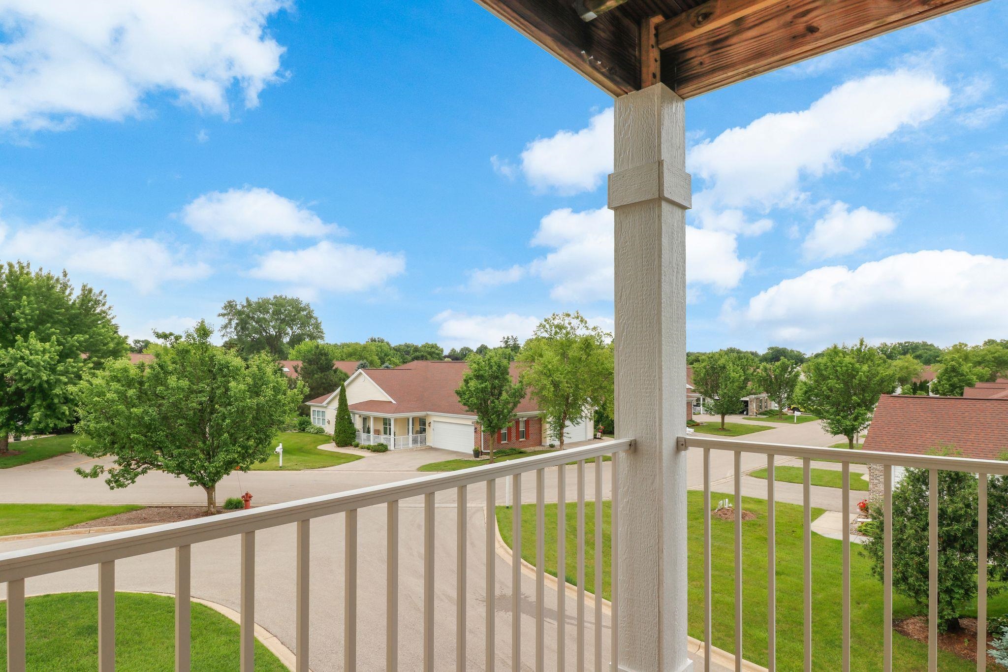 6828 Parkside Circle Windsor, WI 53532 - Photo 8 of 46