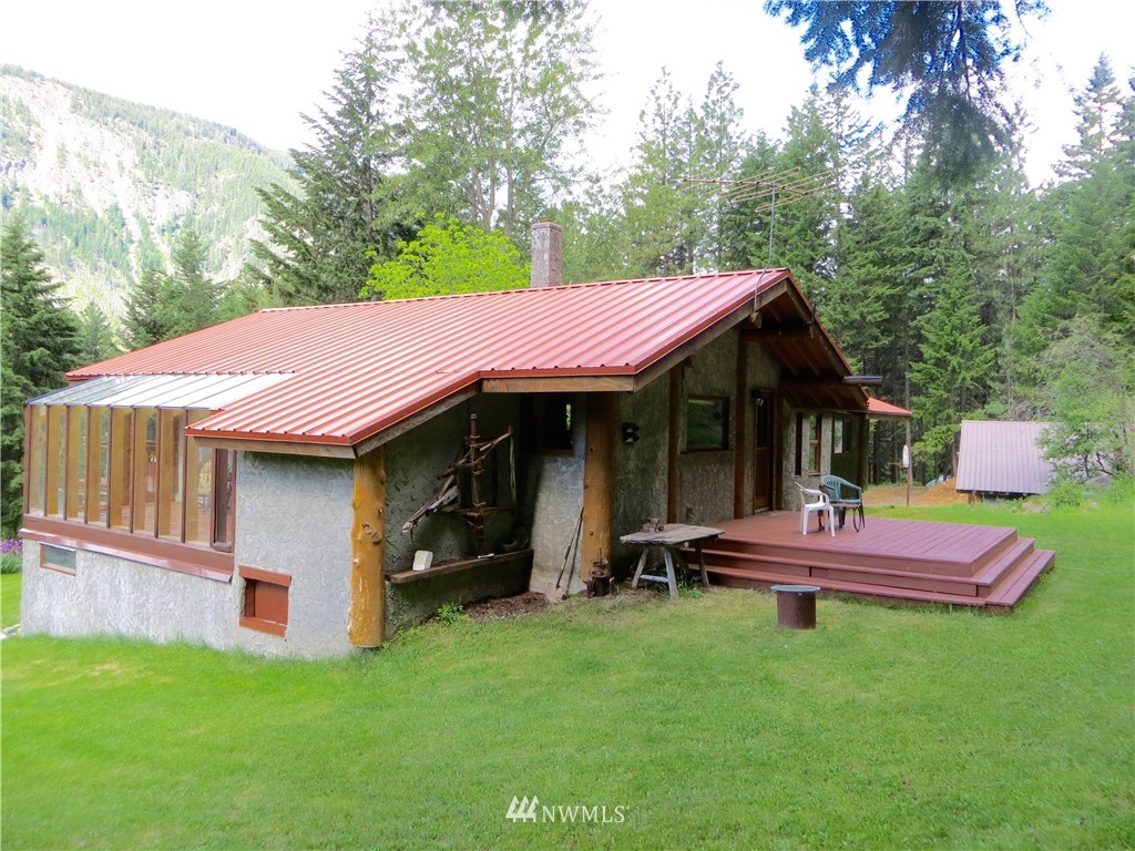 532 Lost River Road Mazama, WA 98833 - Photo 4 of 25 Gallery Image 4