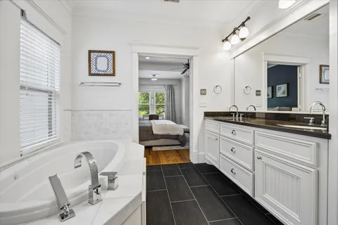 $825,000 | 638 West 17th Street, Houston, TX 77008